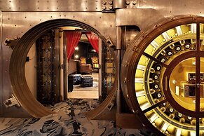 Metropolitan at The 9, Autograph Collection