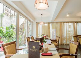 Golden Sunshine Villa Hotel and Travel