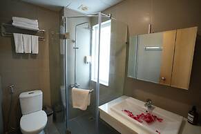 Golden Sunshine Villa Hotel and Travel