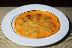 Golden Sunshine Villa Hotel and Travel