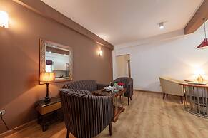 Golden Sunshine Villa Hotel and Travel