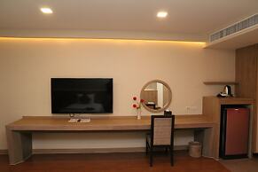 Crystal Palace Luxury Hotel