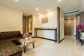 Crystal Palace Luxury Hotel