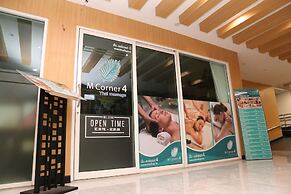 Crystal Palace Luxury Hotel