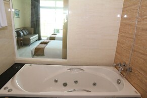 Crystal Palace Luxury Hotel