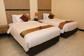 Crystal Palace Luxury Hotel