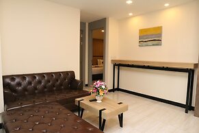 Crystal Palace Luxury Hotel