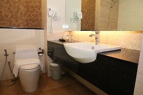 Crystal Palace Luxury Hotel