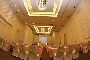 Crystal Palace Luxury Hotel