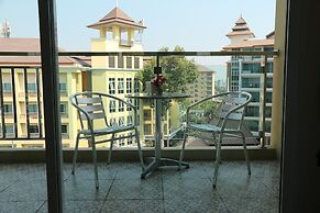 Crystal Palace Luxury Hotel