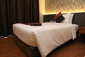 Crystal Palace Luxury Hotel