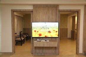 Crystal Palace Luxury Hotel