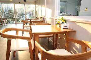 Crystal Palace Luxury Hotel