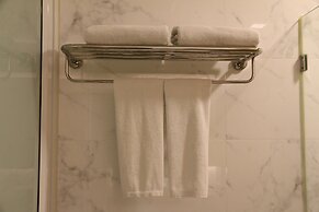 Crystal Palace Luxury Hotel