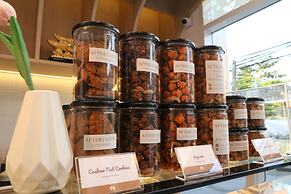 Crystal Palace Luxury Hotel