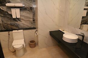 Crystal Palace Luxury Hotel