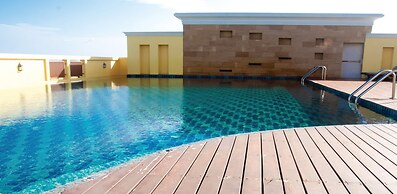 Crystal Palace Luxury Hotel