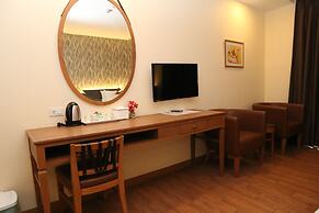 Crystal Palace Luxury Hotel