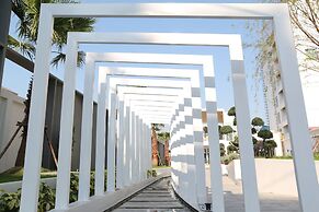 Crystal Palace Luxury Hotel