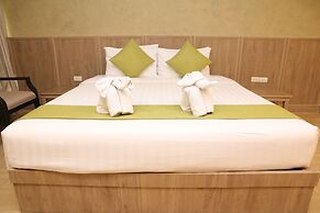 Crystal Palace Luxury Hotel