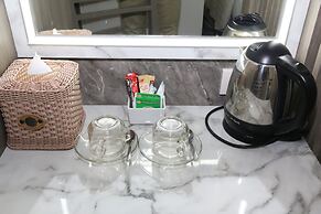 Crystal Palace Luxury Hotel