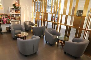 Crystal Palace Luxury Hotel