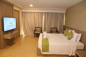 Crystal Palace Luxury Hotel