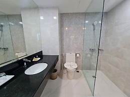 Crystal Palace Luxury Hotel