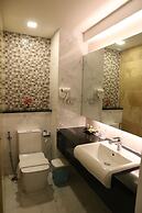 Crystal Palace Luxury Hotel