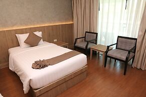 Crystal Palace Luxury Hotel