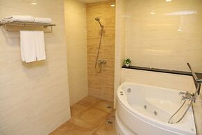 Crystal Palace Luxury Hotel