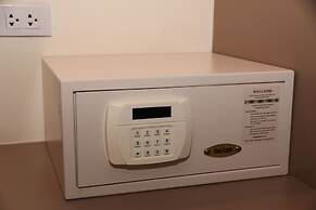 Crystal Palace Luxury Hotel