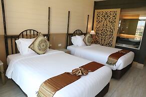 Crystal Palace Luxury Hotel