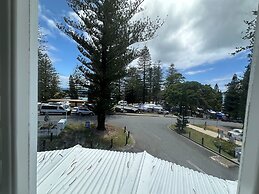Seabreeze Beach Hotel