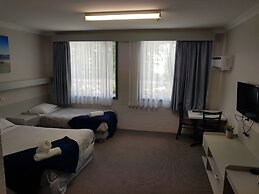 Seabreeze Beach Hotel