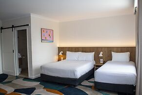 Seabreeze Beach Hotel