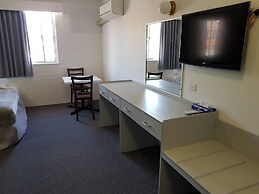 Seabreeze Beach Hotel