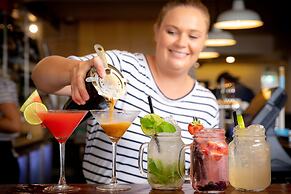 Seabreeze Beach Hotel