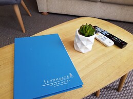 Seabreeze Beach Hotel