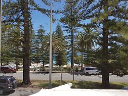 Seabreeze Beach Hotel