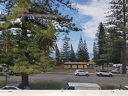 Seabreeze Beach Hotel