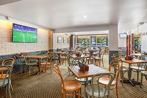 Seabreeze Beach Hotel