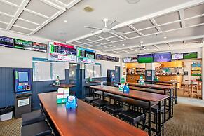 Seabreeze Beach Hotel