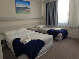 Seabreeze Beach Hotel