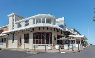 Seabreeze Beach Hotel