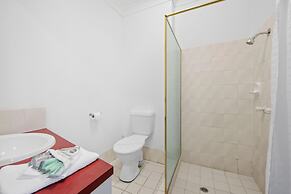 Seabreeze Beach Hotel