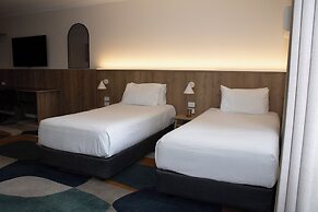 Seabreeze Beach Hotel
