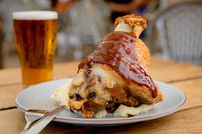 Seabreeze Beach Hotel