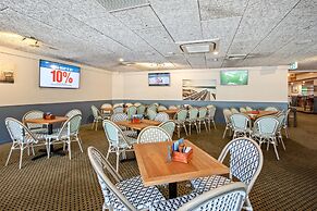 Seabreeze Beach Hotel