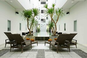 Amaris Hotel Sunset Road